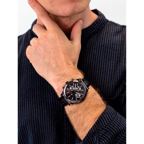 ساعة تومي هيلفيغر