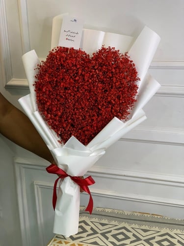 باقة جبسو قلب احمر