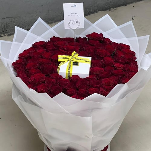 باقة ورد جوري مع شوكلاته باتشي