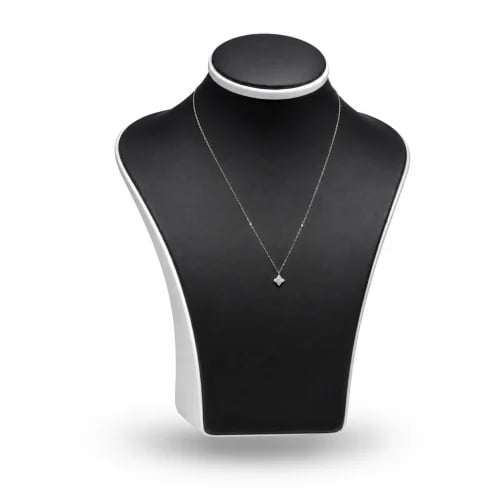 عقد ذهب عيار 18