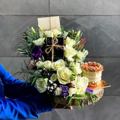 تنسيق الهديه على خشب طبيعي