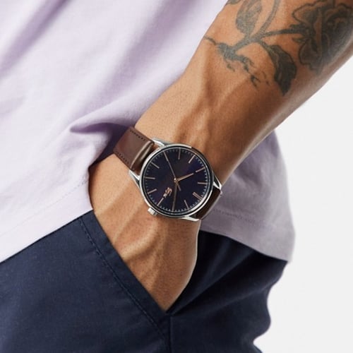 ساعة لاكوست