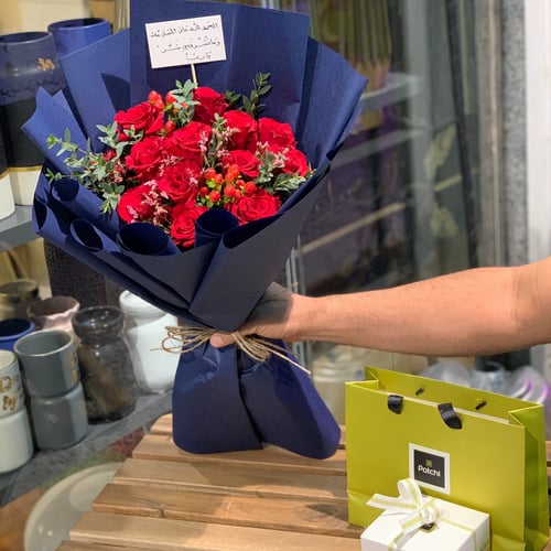 باقة ورد مع شوكلاتة باتشي