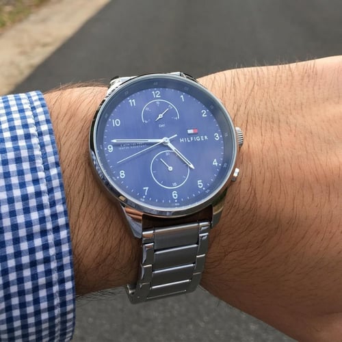ساعة تومي هيلفيغر