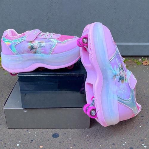 سكيت شوز بناتي يجمع بين اللعب والأناقة