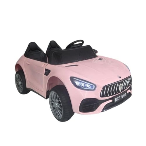 سيارة سبورت وردية فخمة