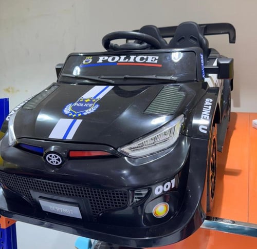 سيارة شرطة رياضية