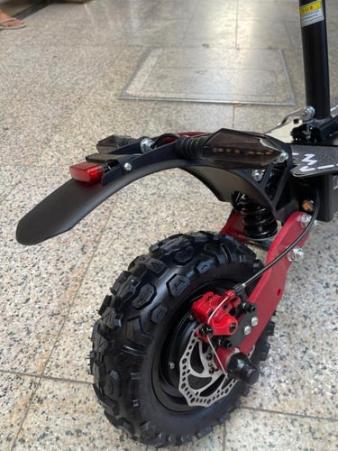 سكوتر الوحش بمحركين بقوة 3000 واط 48 فولت