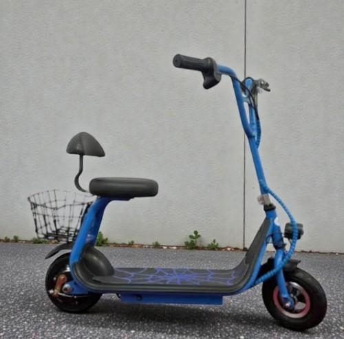 سكوتر سبايردمان بعجلين بسلة صغير 36 فولت - أزرق