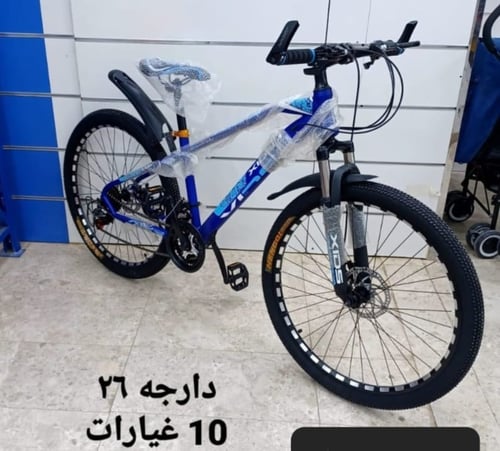 دراجة رياضية زرقاء بكفرات مقاس 26