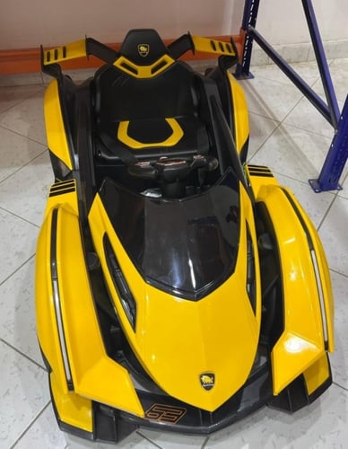 سياره فراري ، ماطورين