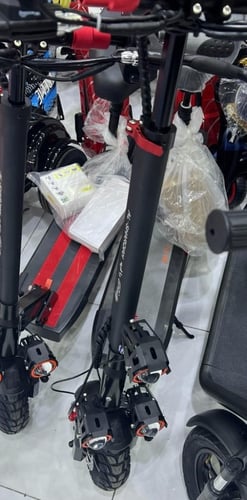 سكوترين كهربائي 3 كشافات 48 فولت