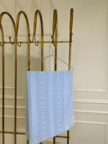 طرحة عودي أو سماوي أو تفاحي