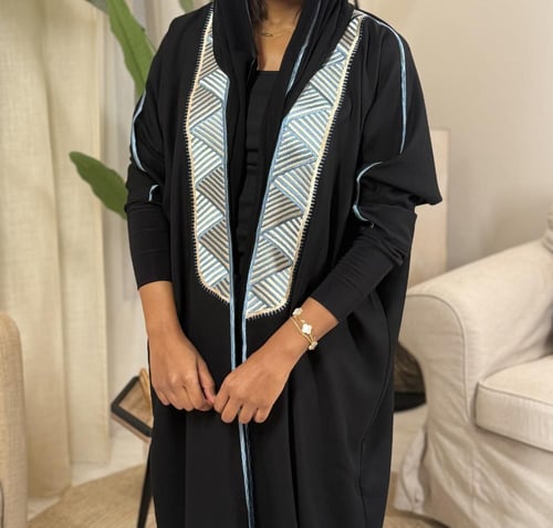 O85 عباية كريب باكمام استرتش