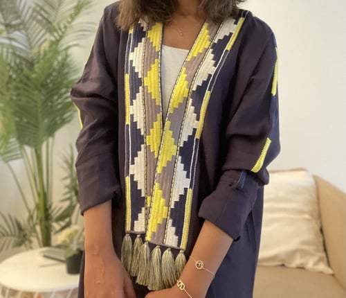 O52 - عباية لنين كحلي