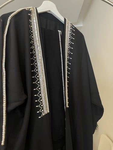 O7 عباية كريب خرز ولولو