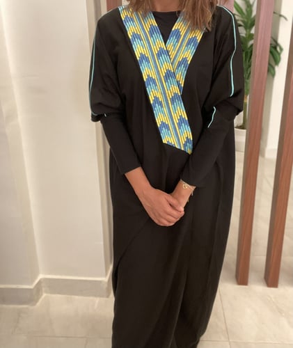 O40 عباية كريب باكمام استرتش