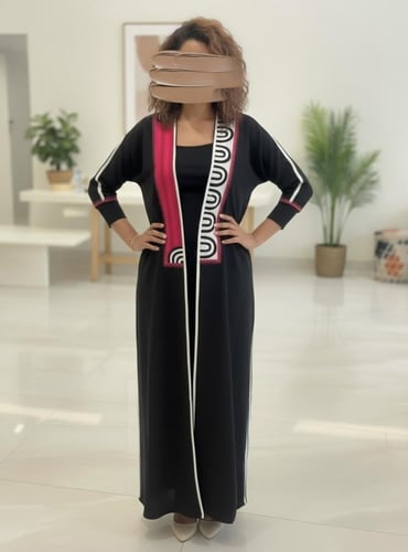 O55 - عباية كريب باكمام استرتش