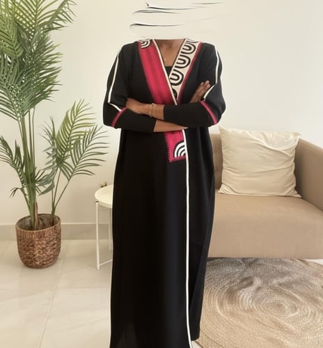 O55 - عباية كريب باكمام استرتش