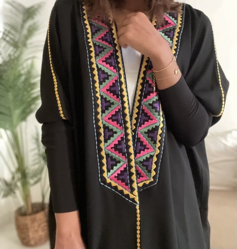 O54- عباية كريب اكمام استرتش