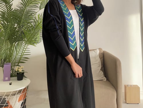 O1 عباية بتطريز AD اكمام استرتش