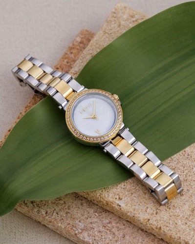 ساعة فاتنه النسائية بلون فضي وذهبي