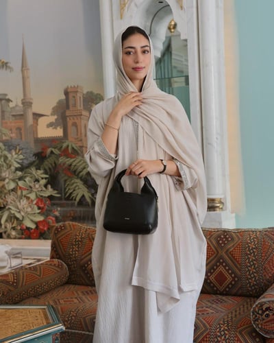 شنطة نسائية كلاسيك بلون أسود