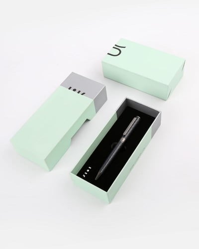 قلم رجالي بتصميم مميز بلون أزرق