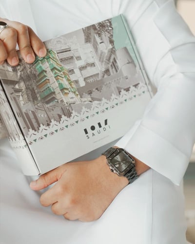 ساعة أصيل الرجاليه بلون أسود