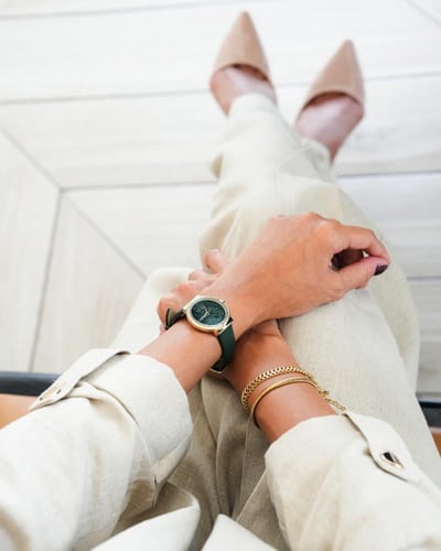 ساعة سحاب النسائية بلون أخضر