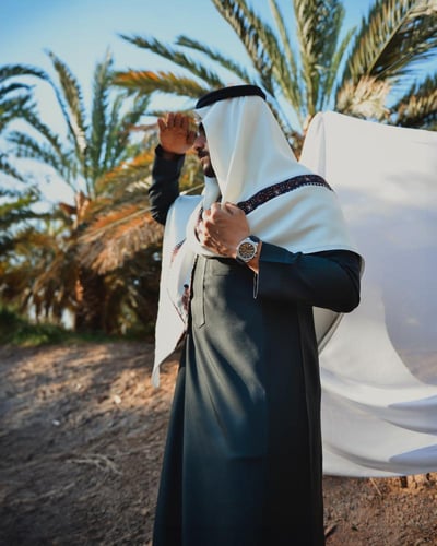 ساعة سراج الرجالية من الجلد بلون أسود