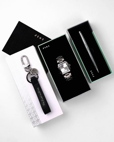 طقم هدايا رجالي بتصميم فاخر