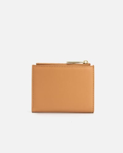 محفظة بتصميم لكل يوم باللون البني