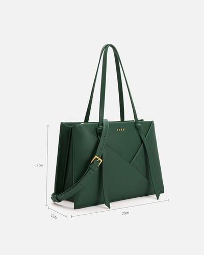 شنطة نسائية من الجلد باللون الأخضر