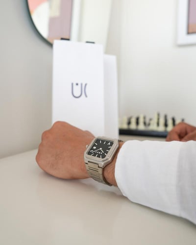 ساعة بدر الرجالية من الستيل بلون فضي