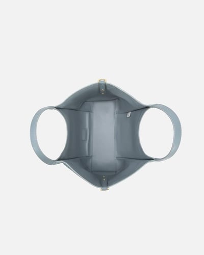 شنطة نسائية كلاسيك بلون أزرق