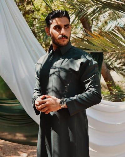 ساعة هتان الرجالية من الستيل بلون فضي