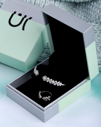 طقم هدايا اكسسوار نسائي باللون الفضي