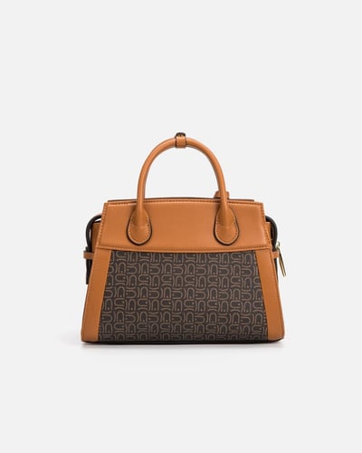 شنطة نسائيه أنيقه باللون البني