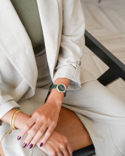 ساعة سحاب النسائية بلون أخضر