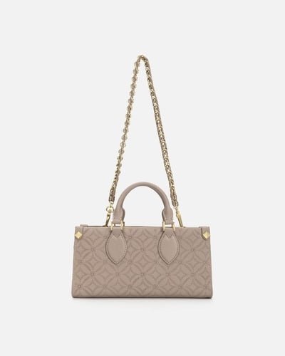 شنطة نسائية من الجلد باللون الرمادي