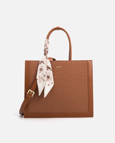 شنطه نسائيه كلاسيك باللون البني