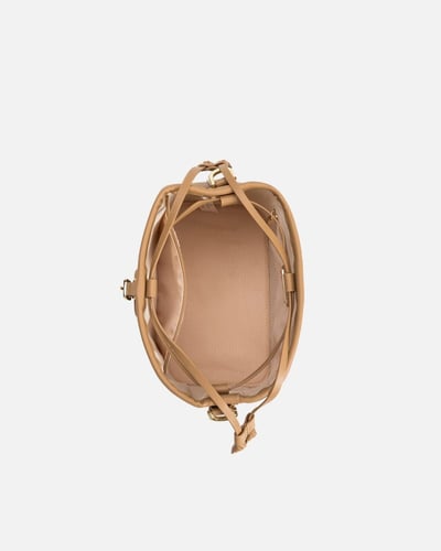 شنطه نسائيه تقليديه باللون البني