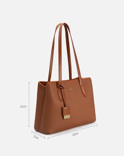 شنطة نسائية أنيقة بلون بني