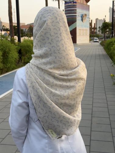 طرحة سكري بنقوش زرقاء