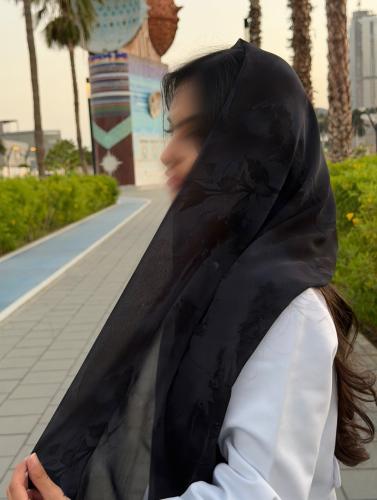 طرحة ازرق واسود