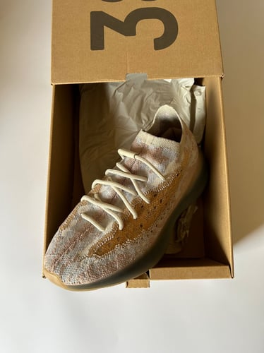 Yeezy Pepper Size 43