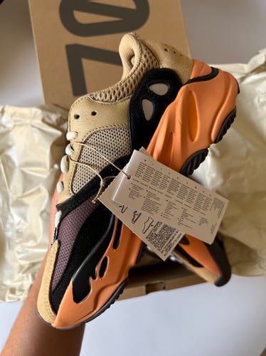 Yeezy 700 Enflame Size 37