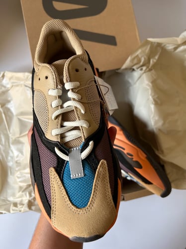 Yeezy 700 Enflame Size 37