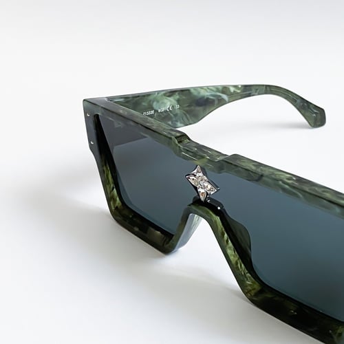 Louis Vuitton cyclone green marble sunglasses